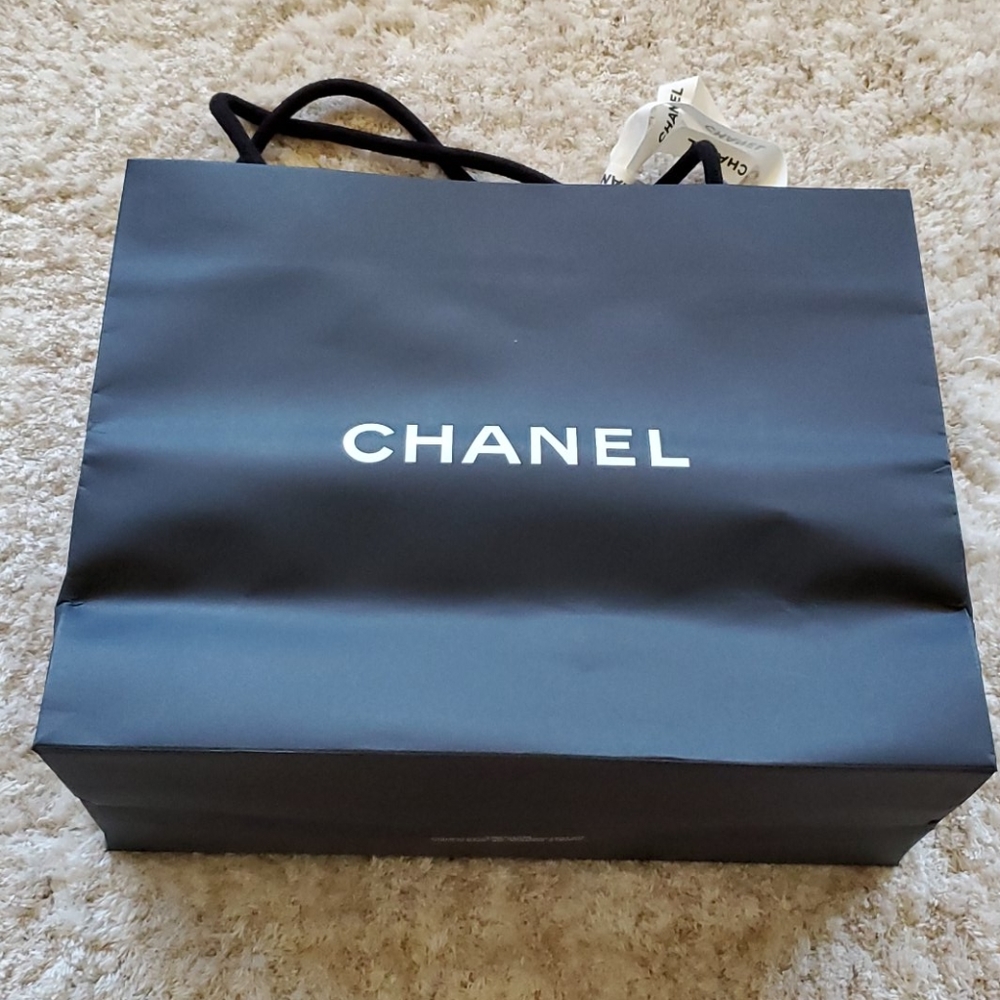 CHANEL BLACK SHOPPING BAG ONLY - Picture 5 of 5